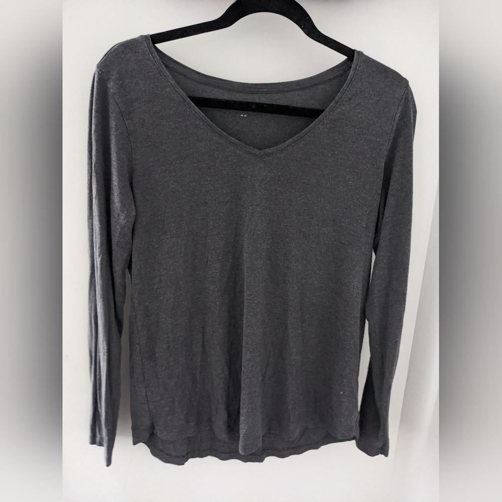 Reitmans Women's Charcoal V-Neck Long Sleeve Top - Size US M